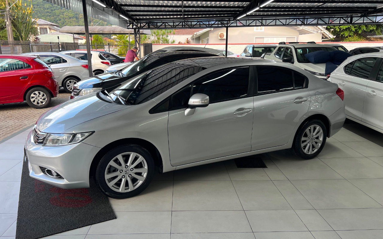 imagem-https://www.socarrao.com.br/sc-vehicle-images-prod/2780815/1784664582984-NjY1ZTlmMDAtZGMxNC00ODRlLTkyOGUtNzEwNzE3NGZkZTYyLmpwZWc.jpeg