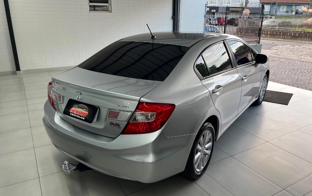 imagem-https://www.socarrao.com.br/sc-vehicle-images-prod/2780815/1784664583294-ZWM2M2M4NmQtNDcxNy00ZjM0LWE1YWQtNGM4ZmI3NWNlOGMwLmpwZWc.jpeg