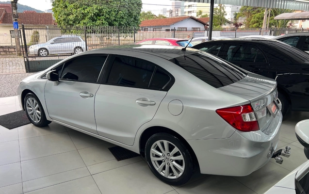 imagem-https://www.socarrao.com.br/sc-vehicle-images-prod/2780815/1784664583706-NTE4MWQzMjMtOGY0YS00NmI4LThlMGItOGQ3NDZjNzZhZGFmLmpwZWc.jpeg