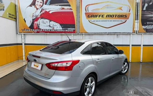 imagem-https://www.socarrao.com.br/sc-vehicle-images-prod/2780959/1787503421067-8301051_4_B_222caf839e.jpeg