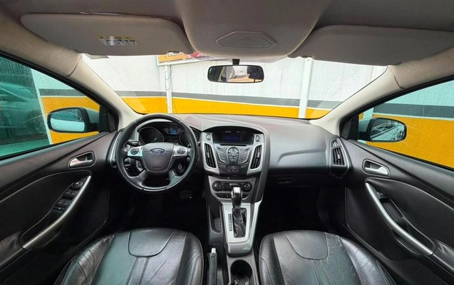 imagem-https://www.socarrao.com.br/sc-vehicle-images-prod/2780959/1787503421068-8301051_13_B_59e963d131.jpeg