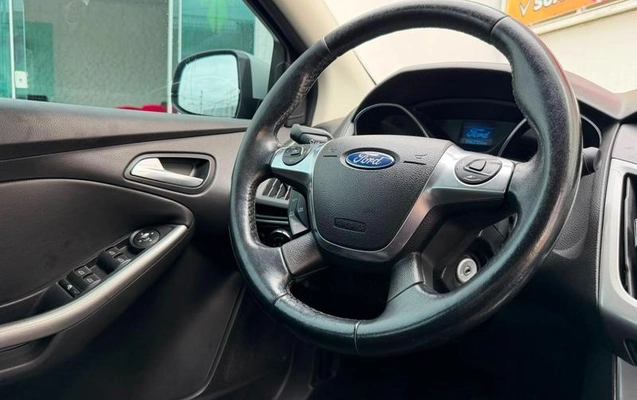 imagem-https://www.socarrao.com.br/sc-vehicle-images-prod/2780959/1787503421070-8301051_10_B_671b6bbdbe.jpeg