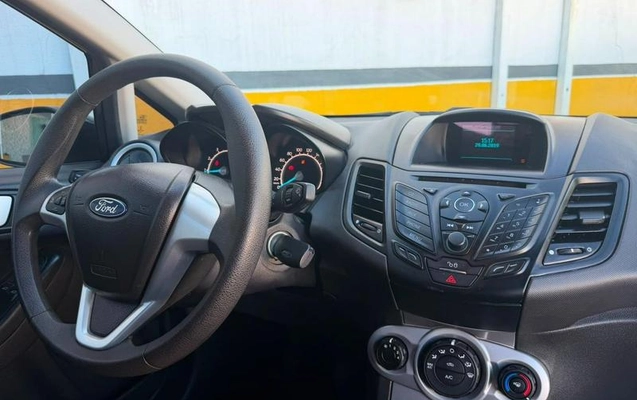 imagem-https://www.socarrao.com.br/sc-vehicle-images-prod/2780987/1787338970748-8301064_16_B_9de767d597.jpeg