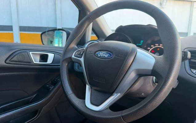imagem-https://www.socarrao.com.br/sc-vehicle-images-prod/2780987/1787338970748-8301064_4_B_92d1929581.jpeg