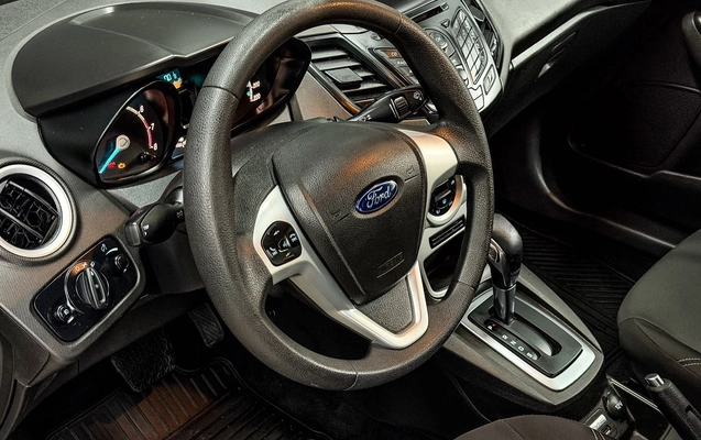 imagem-https://www.socarrao.com.br/sc-vehicle-images-prod/2781010/1784665722629-c1f2fdb7006541779d2dd89857d110c4_1784640779780.jpg