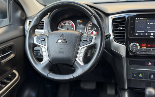 imagem-https://www.socarrao.com.br/sc-vehicle-images-prod/2781184/1784666364221-87471046-fa9c-4adc-80cd-c2bc6f671a18.jpg