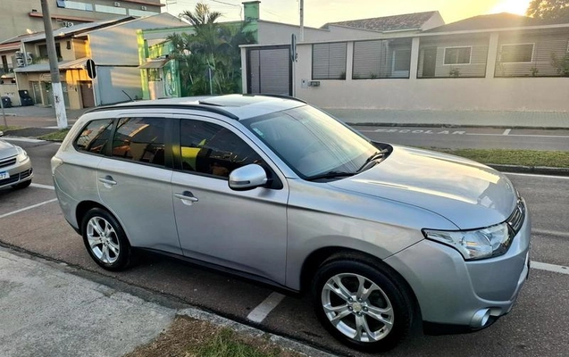 imagem-https://www.socarrao.com.br/sc-vehicle-images-prod/2781214/1784666763538-8302208_4_B_07c074e23f.jpeg