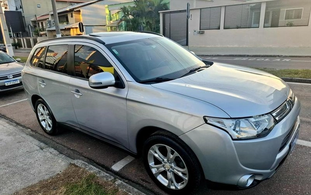 imagem-https://www.socarrao.com.br/sc-vehicle-images-prod/2781214/1784666763540-8302208_6_B_83a6e9a93e.jpeg