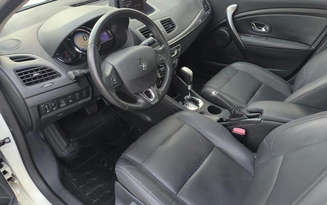 imagem-https://www.socarrao.com.br/sc-vehicle-images-prod/2781289/1787938814972-8221017_15_B_01e4a8a919.jpeg