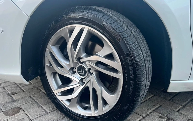 imagem-https://www.socarrao.com.br/sc-vehicle-images-prod/2781568/1784667949919-ZDlmNzM1NGItMmVjMC00YmQ1LTllMmEtMjZkYzliY2RiZjhjLmpwZWc.jpeg