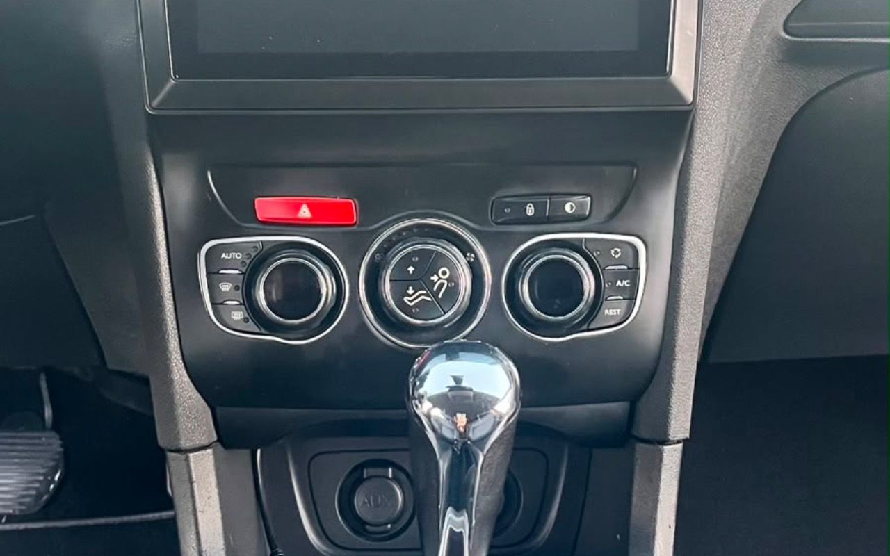 imagem-https://www.socarrao.com.br/sc-vehicle-images-prod/2781568/1784667950286-Zjg3NWNiNjAtYWI2MC00YTMyLTk3NWQtMWVkOTIxYzU5YjAyLmpwZWc.jpeg