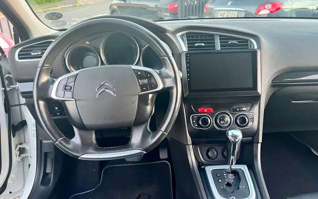 imagem-https://www.socarrao.com.br/sc-vehicle-images-prod/2781568/1784667950444-ZWY0YTVlMGEtOTBlZi00OTU3LWI4MWItMzVjNjJjNzg0YTlhLmpwZWc.jpeg