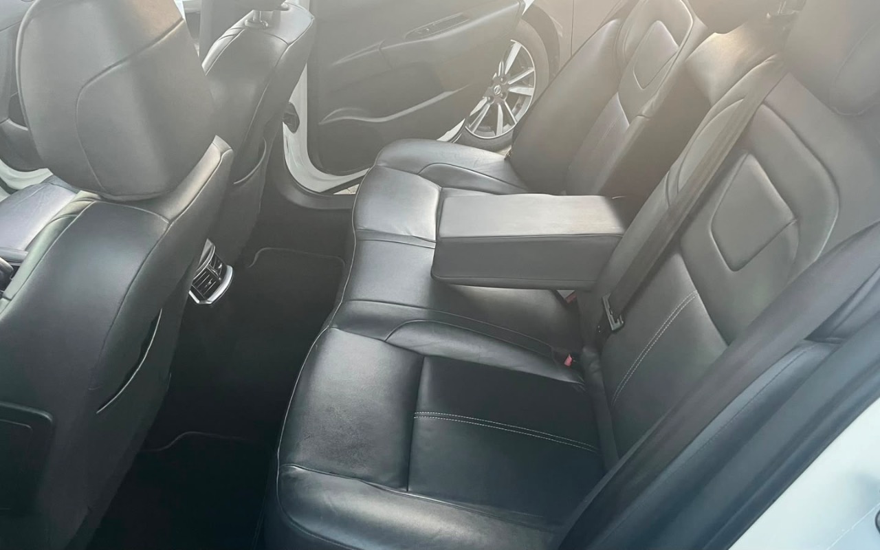 imagem-https://www.socarrao.com.br/sc-vehicle-images-prod/2781568/1784667950523-MzI0ODA0YTEtNDI3NC00ZWM1LTk2ODQtOTgxY2Q4NDM4YWNiLmpwZWc.jpeg