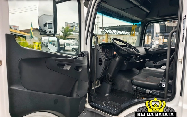 imagem-https://www.socarrao.com.br/sc-vehicle-images-prod/2795678/1784720390792-Ny5qcGc.jpg