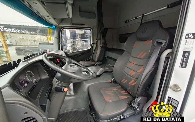 imagem-https://www.socarrao.com.br/sc-vehicle-images-prod/2795678/1784720390878-Ny0xLmpwZw.jpg