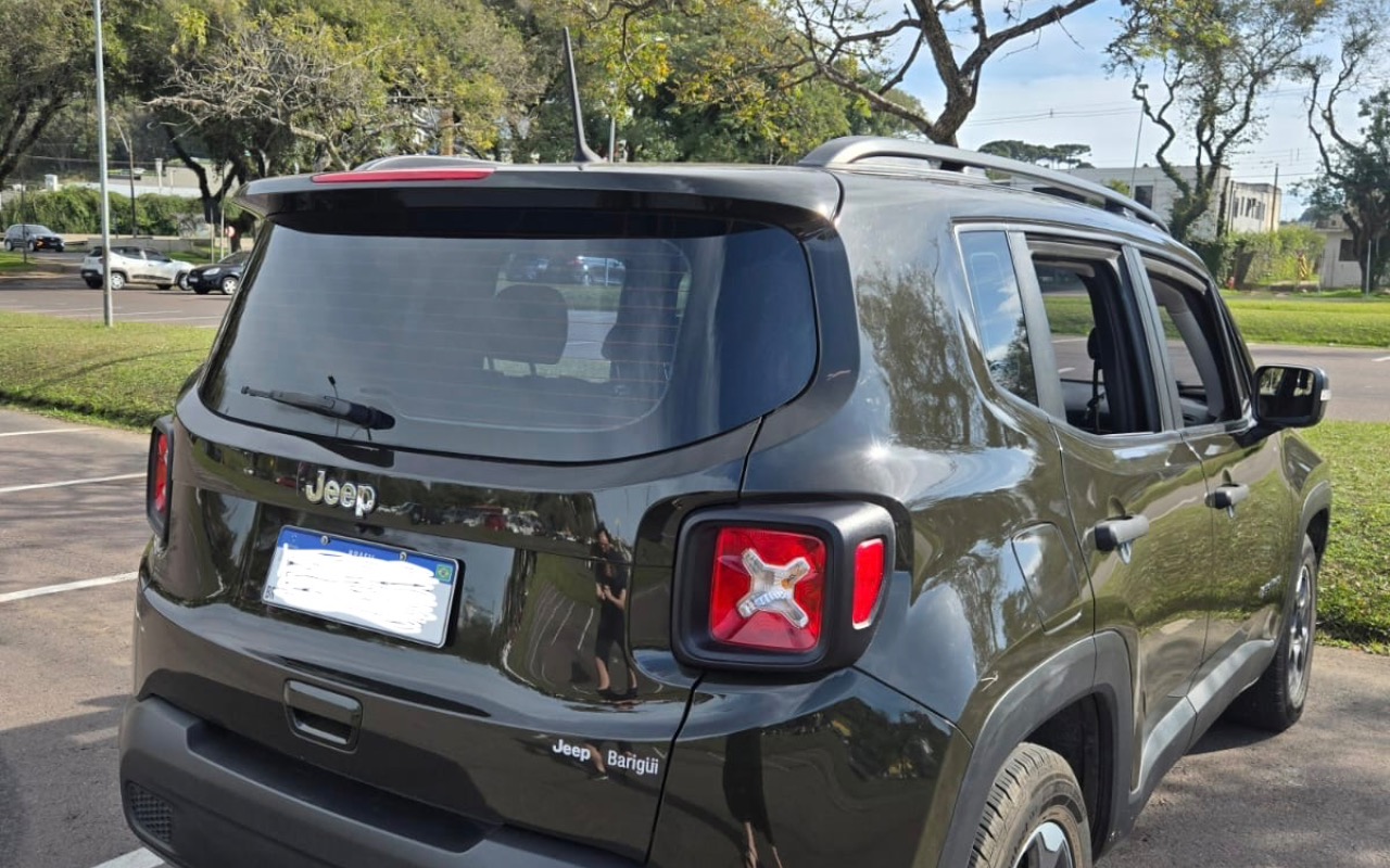 imagem-https://www.socarrao.com.br/sc-vehicle-images-prod/2796062/1785503104073-OGQyM2Q2MTYtOTYxMi00YmUzLTg1M2YtZjU5YTlkYzJlOWJmLmpwZWc.jpeg