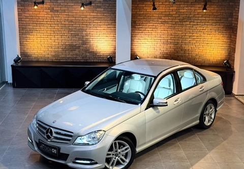 Mercedes-Benz C-180 2014 Prata — foto 1 de 3
