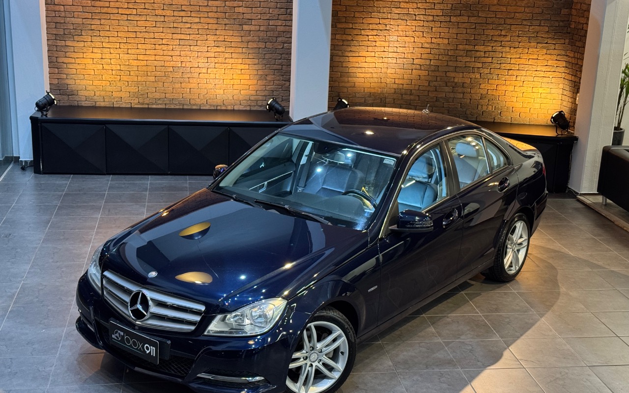 Mercedes-Benz C-180 2012 Azul — foto 1 de 3