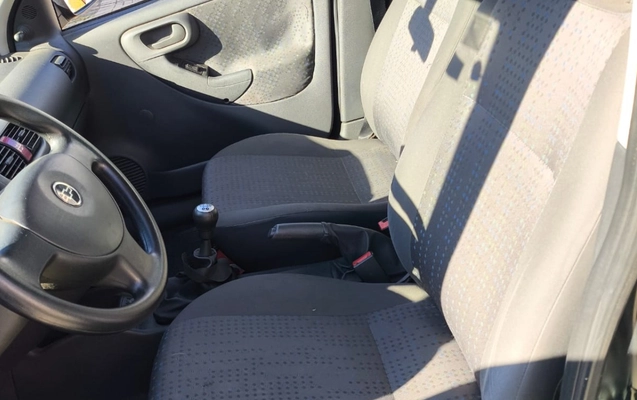 imagem-https://www.socarrao.com.br/sc-vehicle-images-prod/2797687/1784731571868-MmNkZTFmZmItNjY1Mi00NTM1LWEyNjUtOWVlNjkwYmMxOGNmLmpwZw.jpg