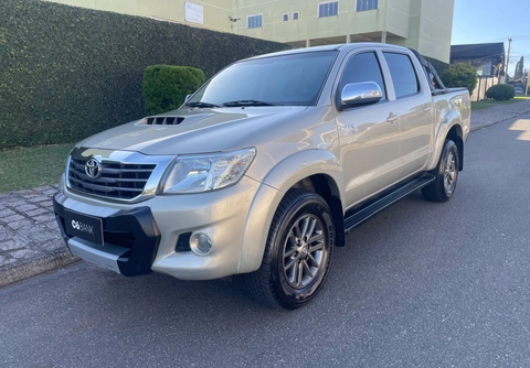 Toyota Hilux 2013 Bege — foto 1 de 3
