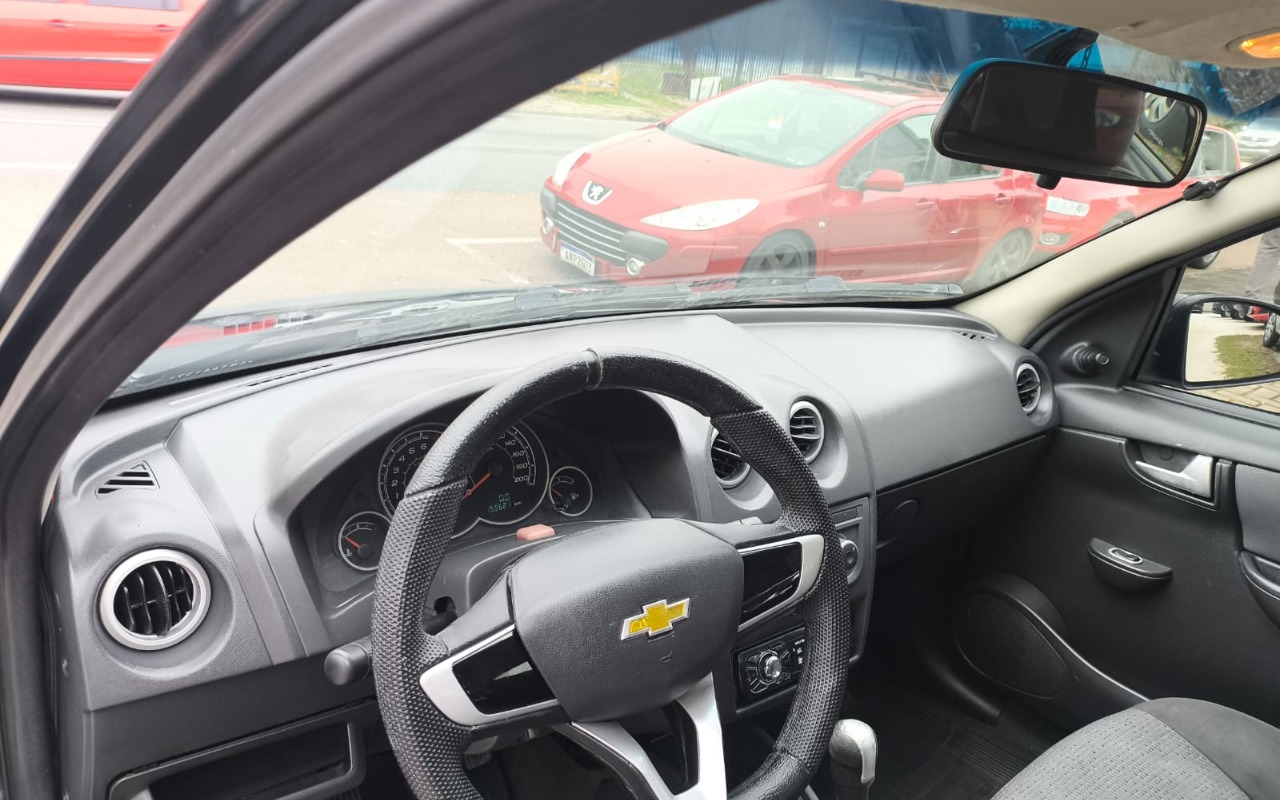 imagem-https://www.socarrao.com.br/sc-vehicle-images-prod/2798078/1784734415204-YWI1YzEwMWEtMjFlYS00ODc5LTk4NzgtMWIyNjZkYWQxMzZhLmpwZw.jpg