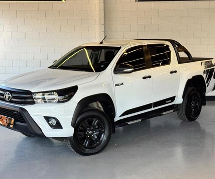 Toyota Hilux 2018 Branco — foto 1 de 3