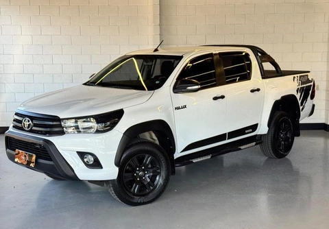 Toyota Hilux 2018 Branco — foto 1 de 3