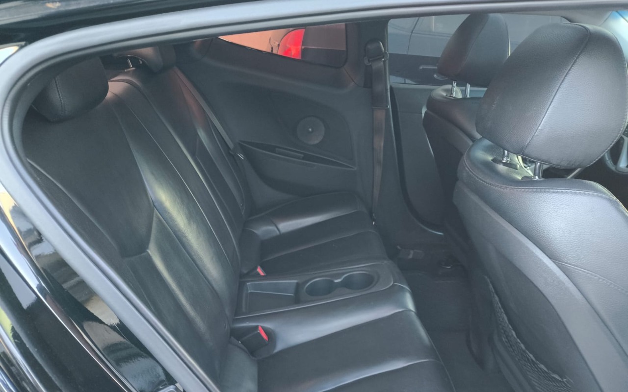 imagem-https://www.socarrao.com.br/sc-vehicle-images-prod/2798796/1784742211028-MTM0NzIxNWUtY2Q2Zi00ZWM0LWJlOTYtZDI2ZjBkMTFjYzk5LmpwZw.jpg