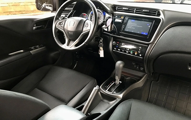 imagem-https://www.socarrao.com.br/sc-vehicle-images-prod/2799027/1785456802587-DsJrkUWXxiggn4BwLlBOUYqBKUM7RD0F.jpg