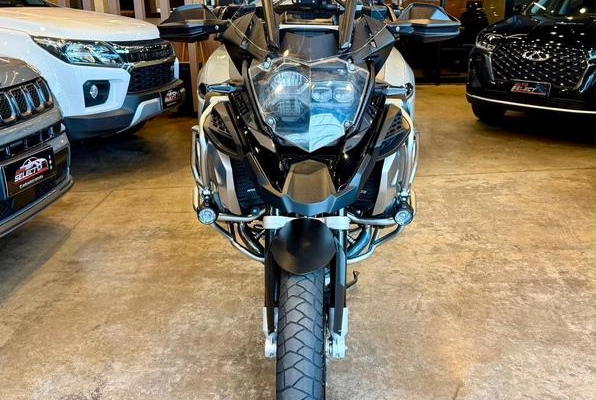 imagem-https://www.socarrao.com.br/sc-vehicle-images-prod/2799081/1789410425426-8304300_2_B_5d2d91b4fe.jpeg