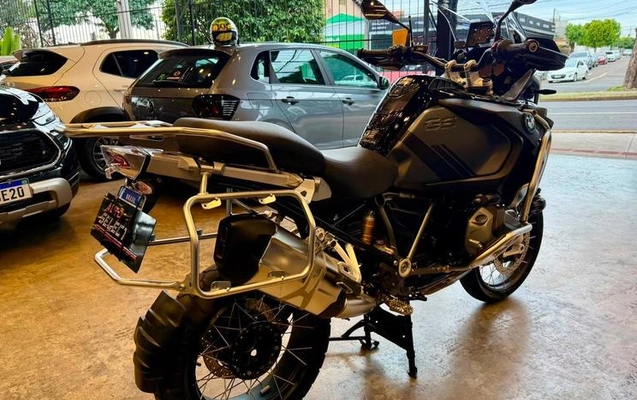 imagem-https://www.socarrao.com.br/sc-vehicle-images-prod/2799081/1789410425431-8304300_2_B_0ec0c5338b.jpeg