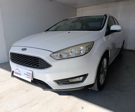 Ford Focus 2017 Branco — foto 1 de 3