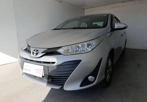 Toyota Yaris 2020 Prata — foto 1 de 3