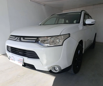 Mitsubishi OUTLANDER 2.0 16V 160cv Aut. 2015 Branco — foto 1 de 3