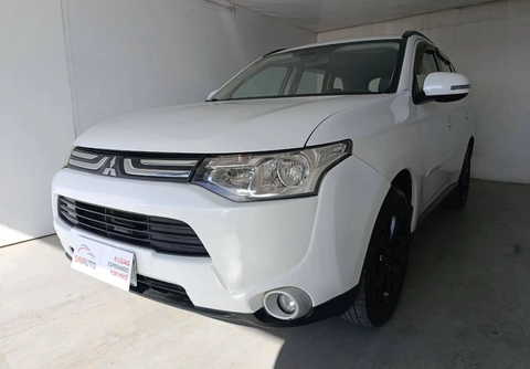 Mitsubishi OUTLANDER 2.0 16V 160cv Aut. 2015 Branco — foto 1 de 3