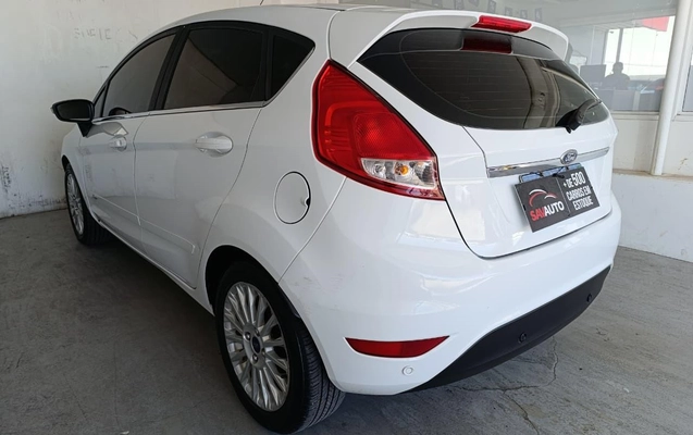 imagem-https://www.socarrao.com.br/sc-vehicle-images-prod/2799814/1790276981617-5a4974049bc341bfa5d9c7b912e45ca7_1760376686317.jpg