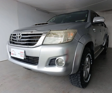 Toyota Hilux 4x2 2.4 Diesel 2015 Prata — foto 1 de 3