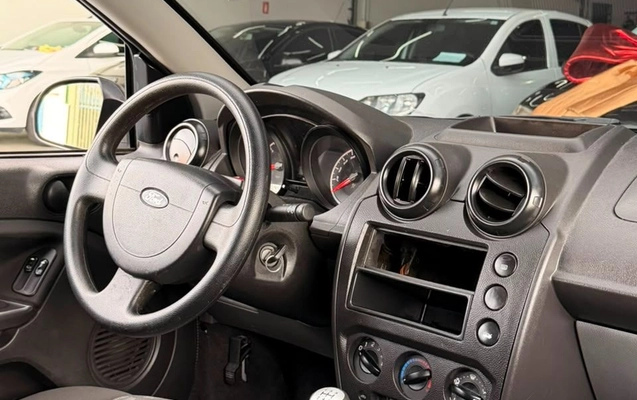 imagem-https://www.socarrao.com.br/sc-vehicle-images-prod/2800027/1787408958697-gb-e7c977f.jpeg