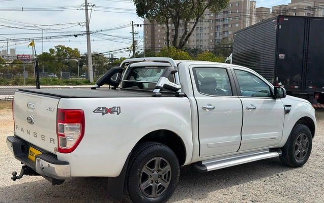 imagem-https://www.socarrao.com.br/sc-vehicle-images-prod/2800110/1784744204659-f42ca546-9fcd-4901-bd13-12984403bc09.jpg