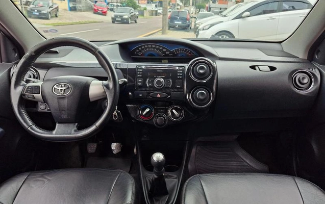 imagem-https://www.socarrao.com.br/sc-vehicle-images-prod/2800236/1789180357105-8260398_10_B_3da50a7216.jpeg