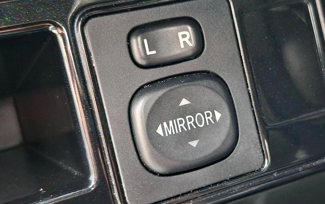 imagem-https://www.socarrao.com.br/sc-vehicle-images-prod/2800236/1789180357107-8260398_12_B_4d51cbdeaa.jpeg