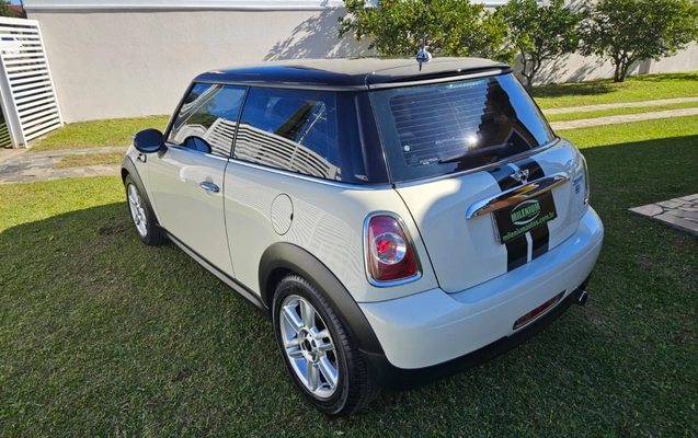 imagem-https://www.socarrao.com.br/sc-vehicle-images-prod/2800439/1784745873809-8_113146.jpg