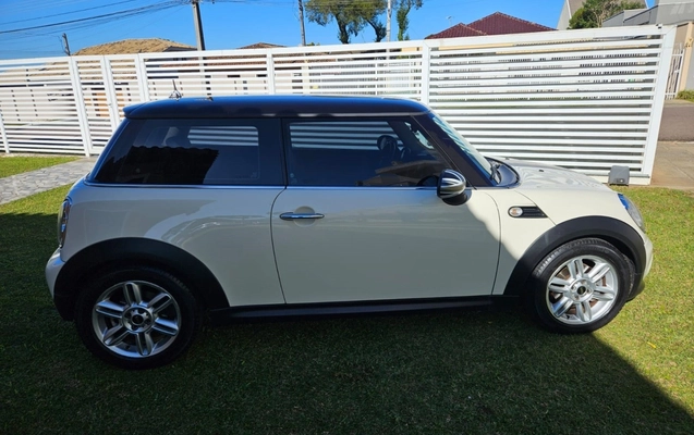 imagem-https://www.socarrao.com.br/sc-vehicle-images-prod/2800439/1784745873812-1_113146.jpg