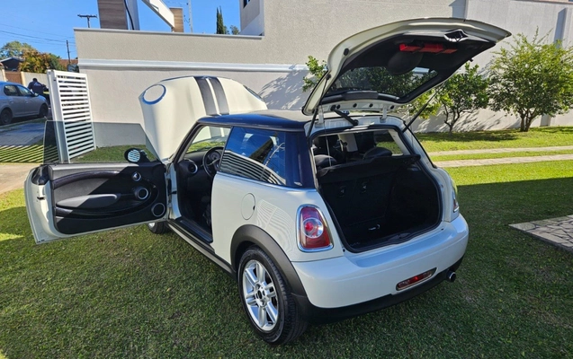 imagem-https://www.socarrao.com.br/sc-vehicle-images-prod/2800439/1784745873821-2_113146.jpg