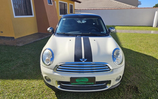 imagem-https://www.socarrao.com.br/sc-vehicle-images-prod/2800439/1784745873826-5_113146.jpg