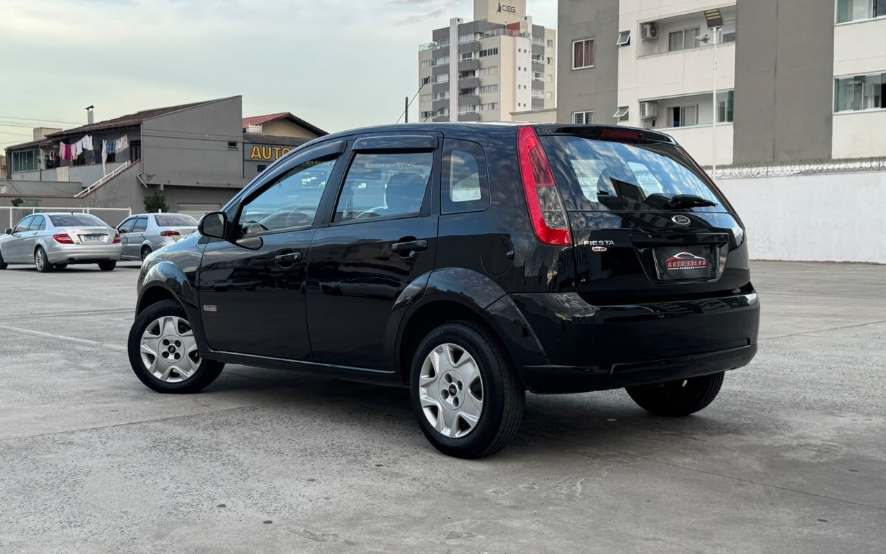 imagem-https://www.socarrao.com.br/sc-vehicle-images-prod/2800565/1784746459816-V2hhdHNBcHAgSW1hZ2UgMjAyNi0wNy0yMSBhdCAxNy40Ny4wNSAoMykuanBlZw.jpeg
