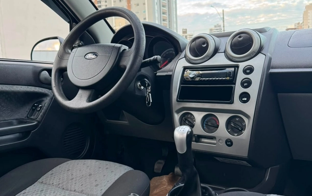 imagem-https://www.socarrao.com.br/sc-vehicle-images-prod/2800565/1784746460305-V2hhdHNBcHAgSW1hZ2UgMjAyNi0wNy0yMSBhdCAxNy40Ny4wNiAoMykuanBlZw.jpeg