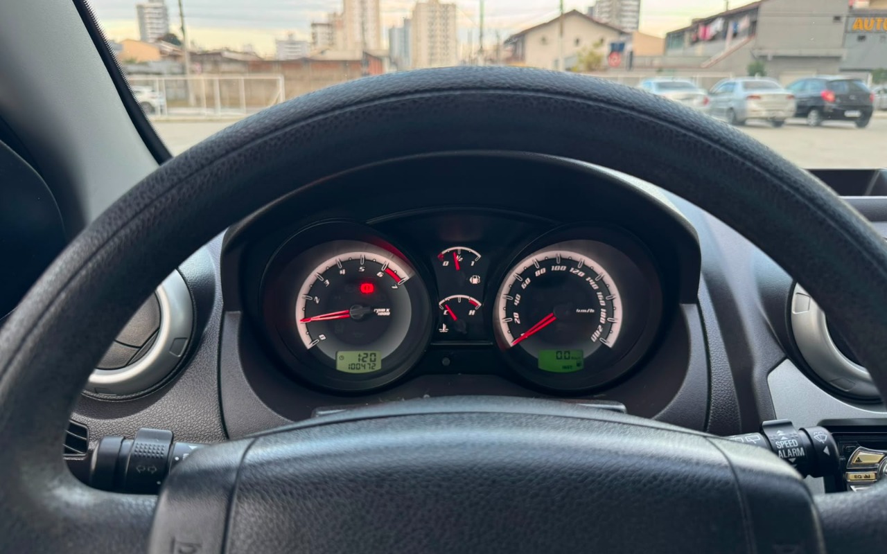 imagem-https://www.socarrao.com.br/sc-vehicle-images-prod/2800565/1784746460502-V2hhdHNBcHAgSW1hZ2UgMjAyNi0wNy0yMSBhdCAxNy40Ny4wNy5qcGVn.jpeg