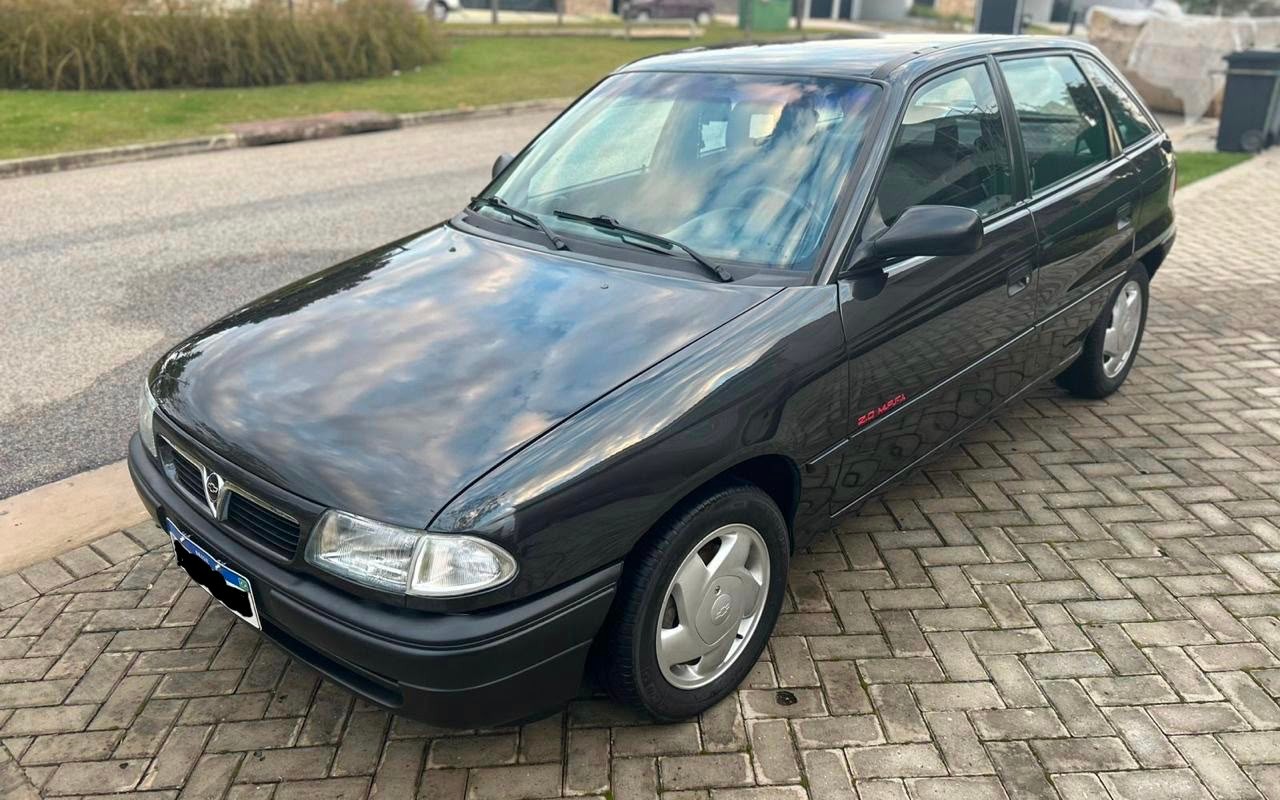 Chevrolet Astra GLS 2.0 MPFI 1995 Preto — foto 1 de 3