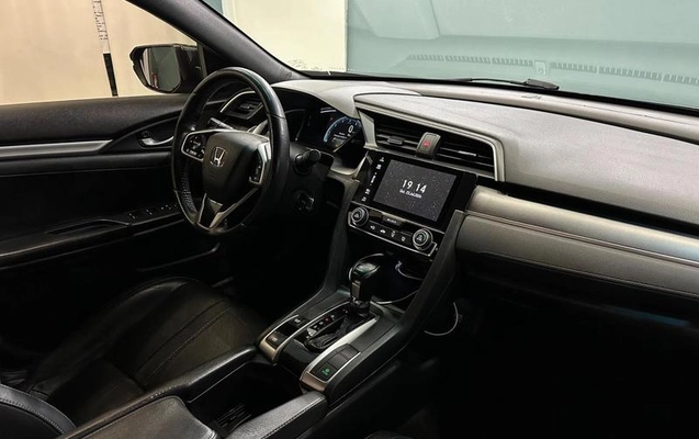 imagem-https://www.socarrao.com.br/sc-vehicle-images-prod/2801006/1789658377474-8303811_13_B_7200dc3e99.jpeg